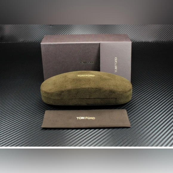 Please refer to the last picture - Picture 5 of 6